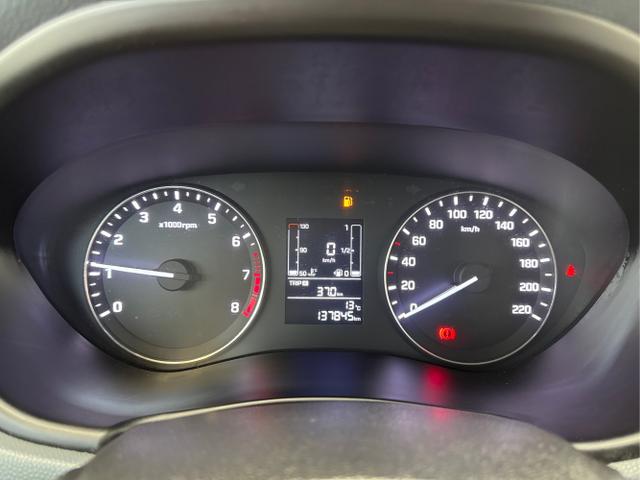 Hyundai / i20 / Weiß / / / Einer von 700 NAVI SHZ PDC v+h 18ALU