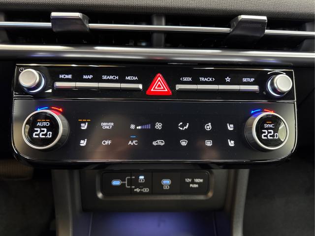 Hyundai / TUCSON FACELIFT / Grün / / / 20th Anniversary DCT 360 SHZ KRELL HUD 19ALU