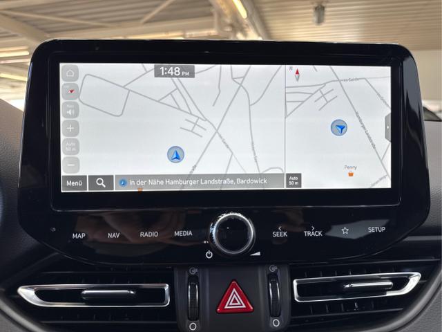 Hyundai / i30 / Weiß / / / N-LINE SHZ NAVI PDC RFK