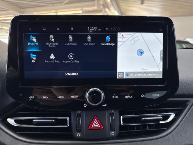 Hyundai / i30 / Weiß / / / N-LINE SHZ NAVI PDC RFK