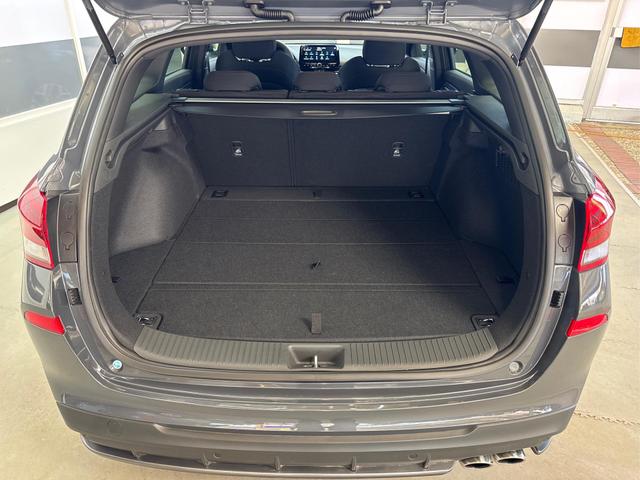 Hyundai i30 Kombi PREMIUM N-LINE SHZ NAVI PDC RFK 