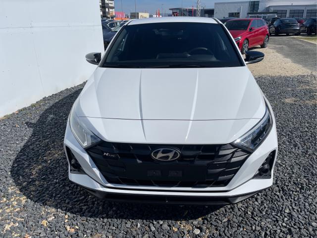 Hyundai / i20 / Weiß / / / 