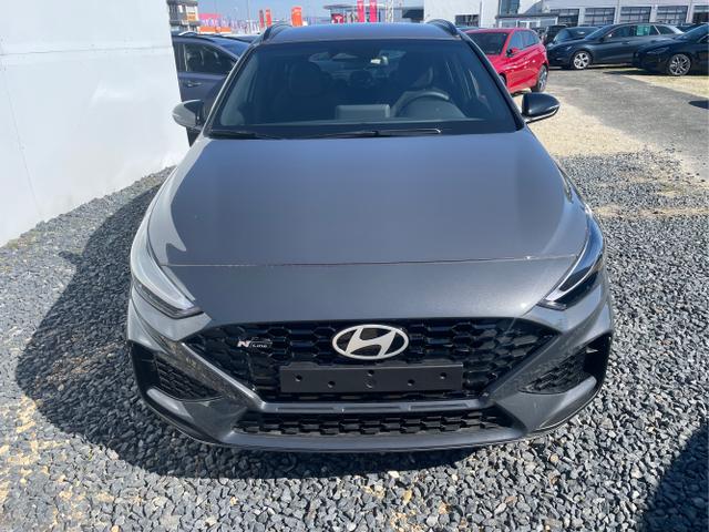 Hyundai / i30 / Weiß / / / 