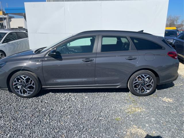 Hyundai / i30 / Weiß / / / 