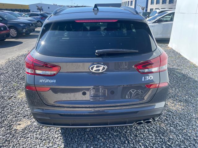 Hyundai / i30 / Weiß / / / 