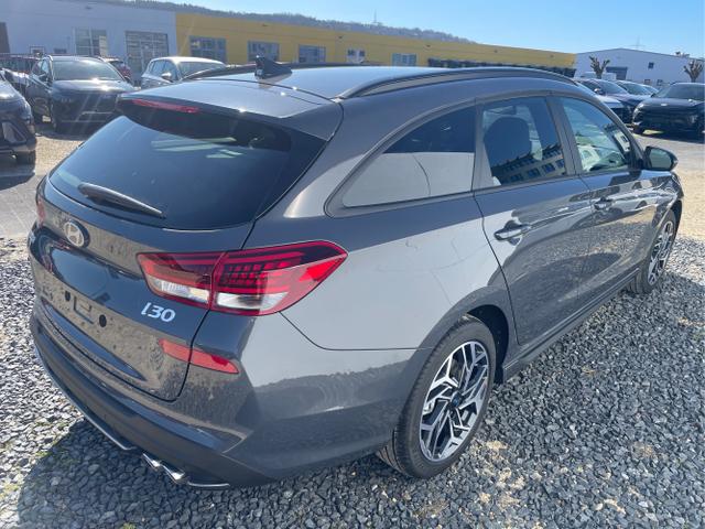 Hyundai / i30 / Weiß / / / 