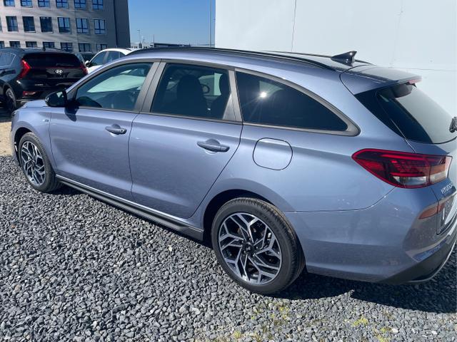 Hyundai / i30 / Weiß / / / 
