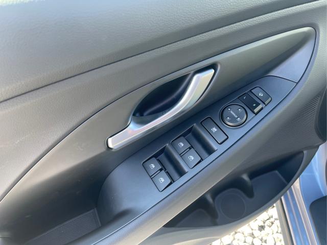 Hyundai / i30 / Weiß / / / 