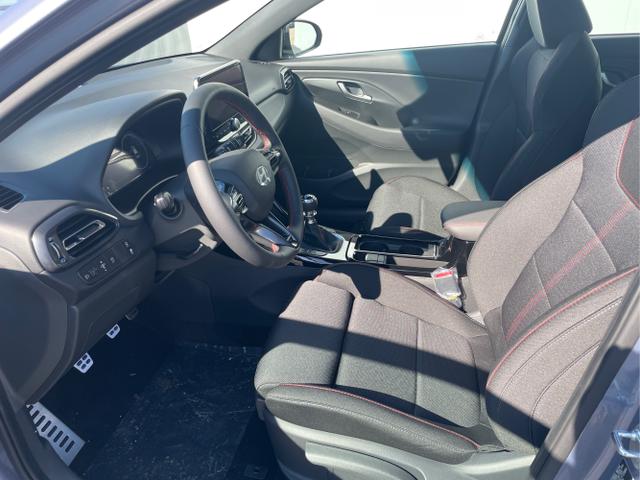 Hyundai / i30 / Weiß / / / 