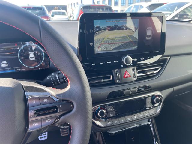 Hyundai / i30 / Weiß / / / 