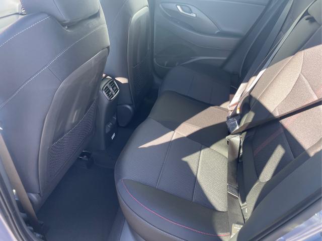 Hyundai / i30 / Weiß / / / 