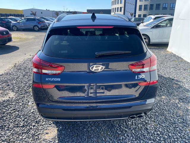Hyundai / i30 / Weiß / / / 