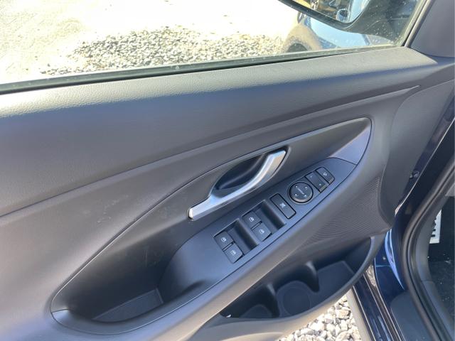 Hyundai / i30 / Weiß / / / 