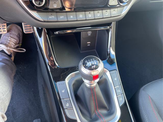 Hyundai / i30 / Weiß / / / 