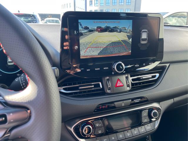 Hyundai / i30 / Weiß / / / 