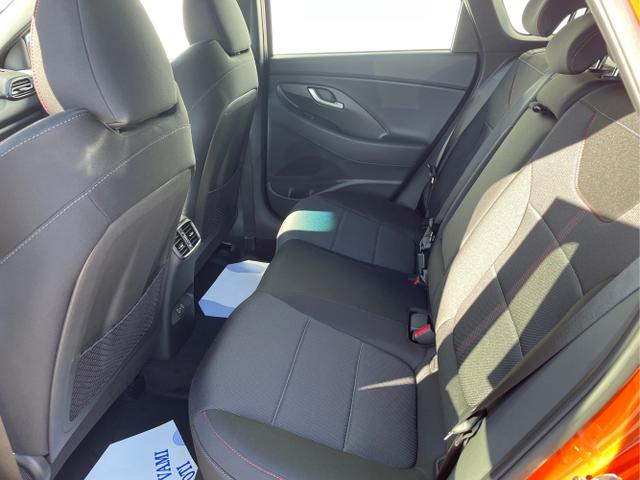 Hyundai / i30 / Weiß / / / 