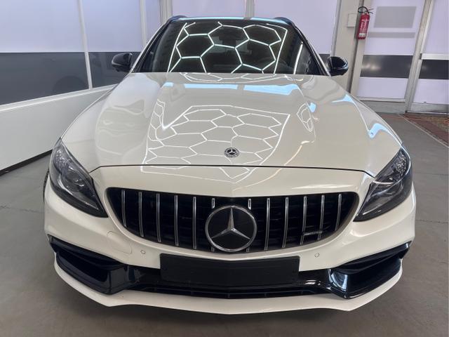 Mercedes-Benz / C 63 AMG / Weiß / / / NAVI PANO BURMESTER HeadUpDisplay