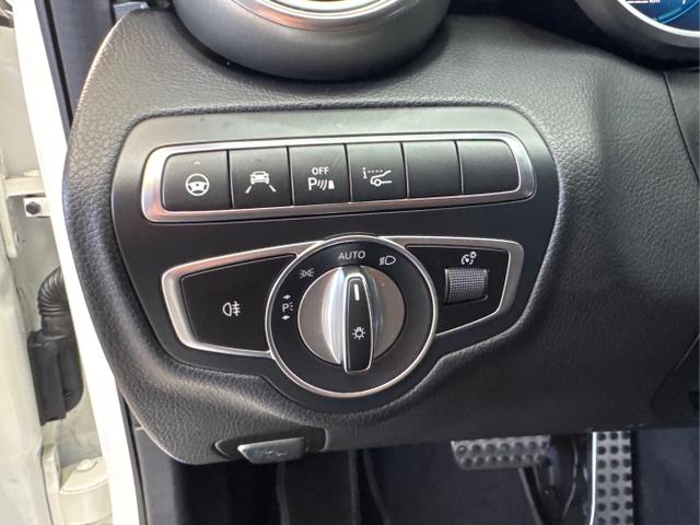 Mercedes-Benz / C 63 AMG / Weiß / / / NAVI PANO BURMESTER HeadUpDisplay