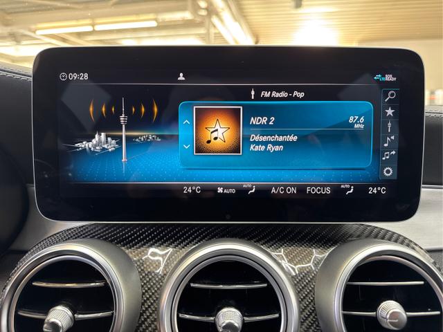 Mercedes-Benz / C 63 AMG / Weiß / / / NAVI PANO BURMESTER HeadUpDisplay