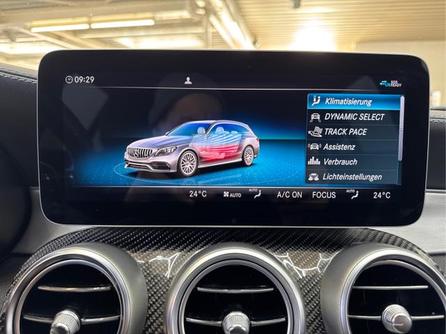 Mercedes-Benz / C 63 AMG / Weiß / / / NAVI PANO BURMESTER HeadUpDisplay