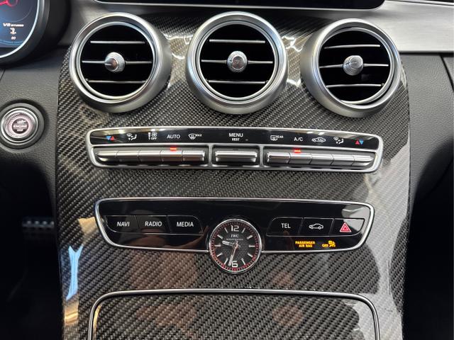 Mercedes-Benz / C 63 AMG / Weiß / / / NAVI PANO BURMESTER HeadUpDisplay