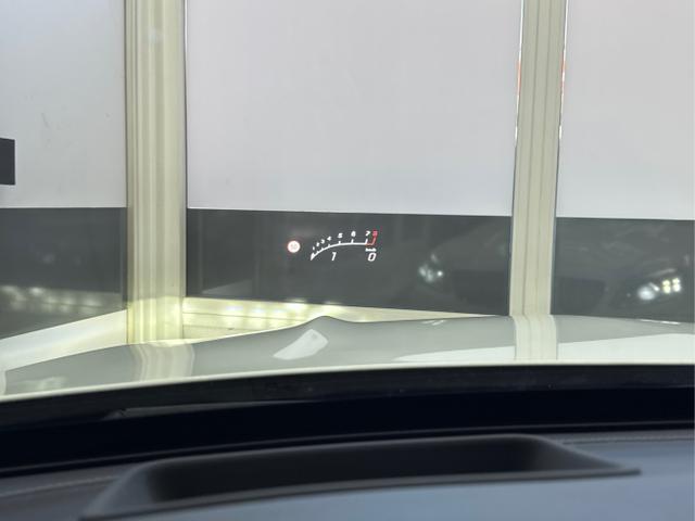 Mercedes-Benz / C 63 AMG / Weiß / / / NAVI PANO BURMESTER HeadUpDisplay
