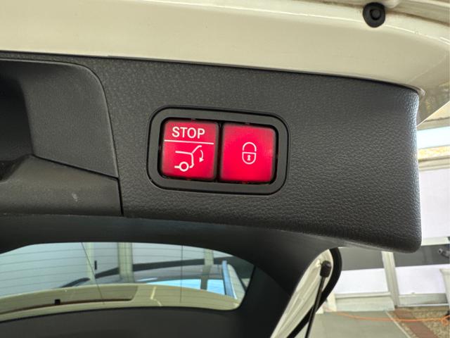 Mercedes-Benz / C 63 AMG / Weiß / / / NAVI PANO BURMESTER HeadUpDisplay