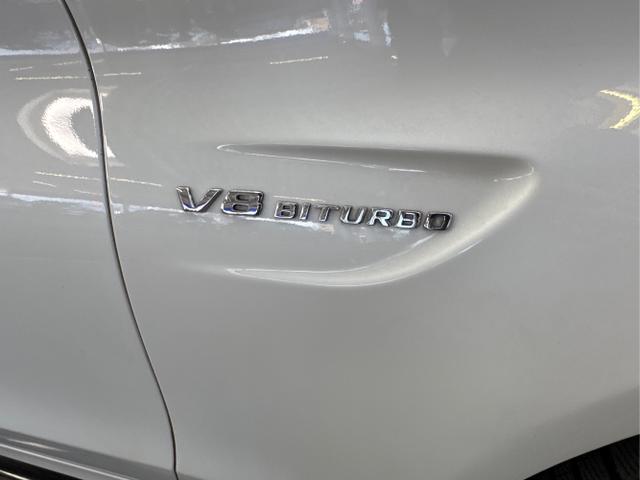 Mercedes-Benz / C 63 AMG / Weiß / / / NAVI PANO BURMESTER HeadUpDisplay