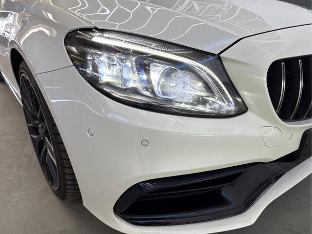 Mercedes-Benz / C 63 AMG / Weiß / / / NAVI PANO BURMESTER HeadUpDisplay