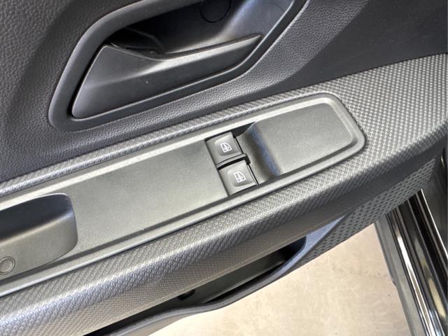 Dacia / Sandero / Schwarz / / / LED RADIO KLIMA EL. PAKET