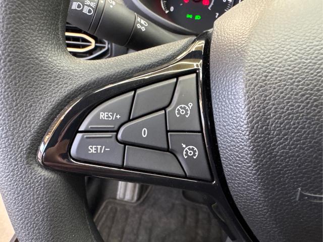 Dacia / Sandero / Schwarz / / / LED RADIO KLIMA EL. PAKET