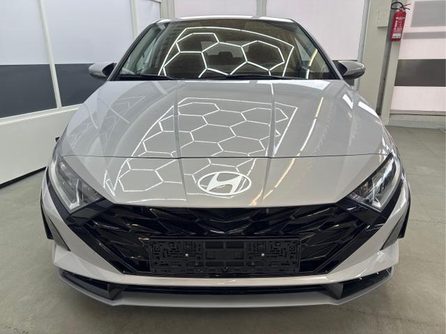 Hyundai / i20 / Grau / / / NAVI Klimaautomatik SHZ 
