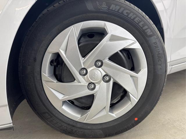 Hyundai / i20 / Grau / / / NAVI Klimaautomatik SHZ 