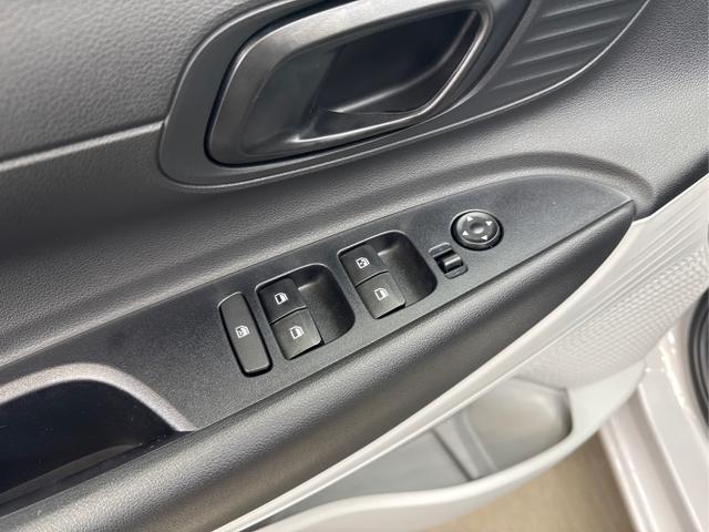 Hyundai / i20 / Grau / / / NAVI Klimaautomatik SHZ 