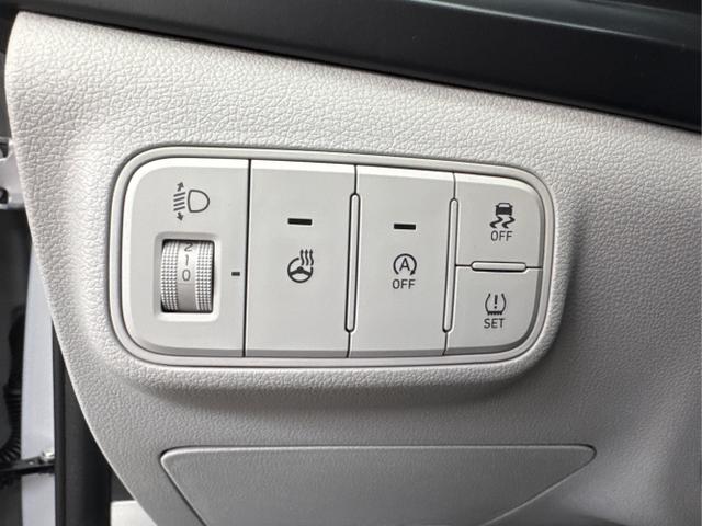 Hyundai / i20 / Grau / / / NAVI Klimaautomatik SHZ 