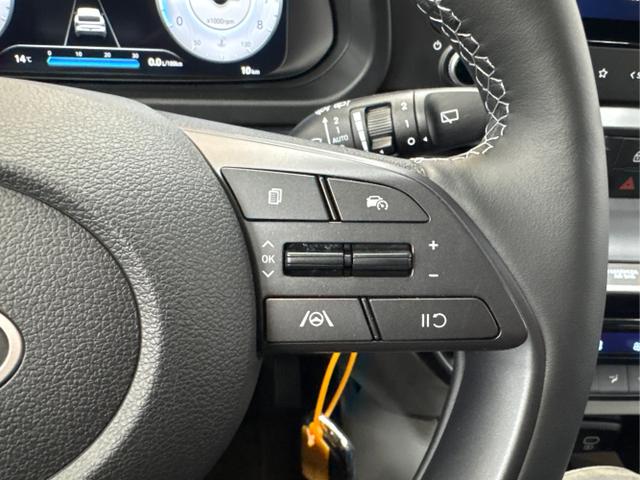 Hyundai / i20 / Grau / / / NAVI Klimaautomatik SHZ 
