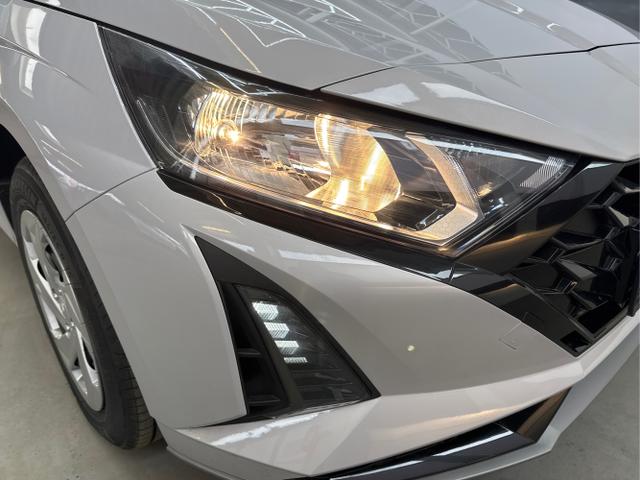 Hyundai / i20 / Grau / / / NAVI Klimaautomatik SHZ 
