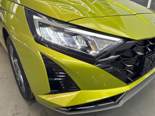 Hyundai / i20 / Grün / / / LED ALU SHZ KLIMAAUTOMATIK