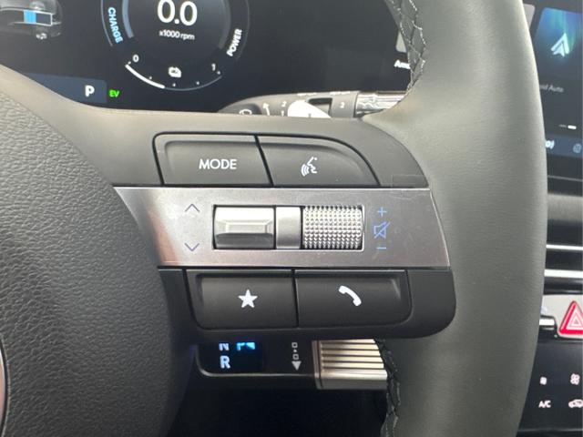 Hyundai / TUCSON FACELIFT / Weiß / / / 20th Anniversary DCT 360 SHZ KRELL HUD 19ALU