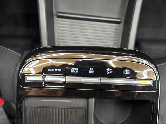 Hyundai / TUCSON FACELIFT / Weiß / / / 20th Anniversary DCT 360 SHZ KRELL HUD 19ALU