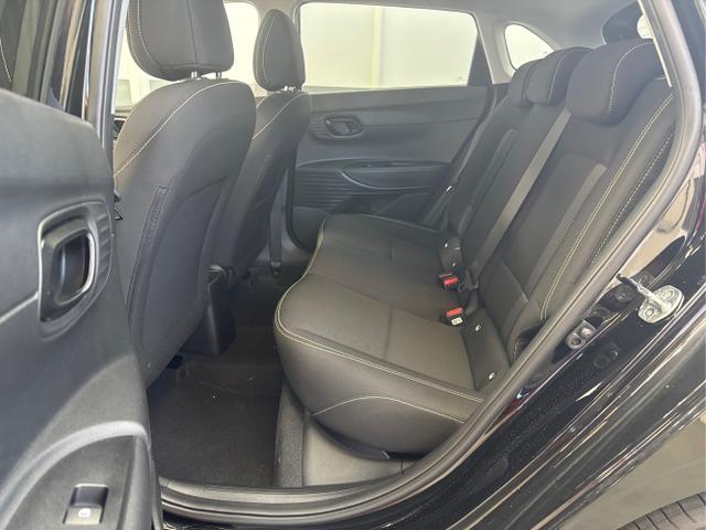 Hyundai / i20 / Schwarz / / / NAVI Klimaautomatik SHZ 