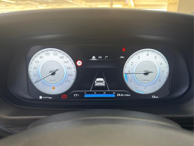 Hyundai / i20 / Schwarz / / / NAVI Klimaautomatik SHZ 