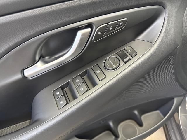 Hyundai / i30 / Grau / / / N-LINE DCT ACC NAVI RFK WP