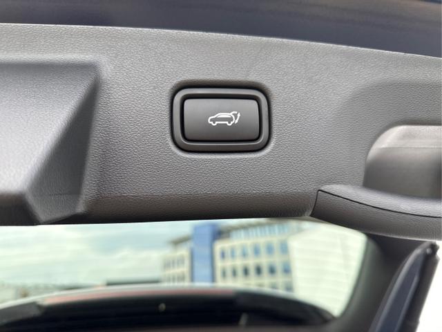 Hyundai / TUCSON FACELIFT / Weiß / / / 