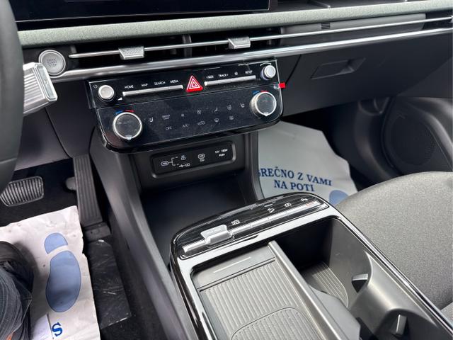Hyundai / TUCSON FACELIFT / Weiß / / / 