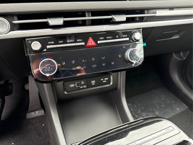 Hyundai / TUCSON FACELIFT / Weiß / / / 