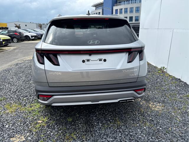 Hyundai / TUCSON FACELIFT / Weiß / / / 
