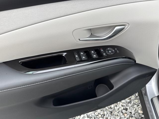 Hyundai / TUCSON FACELIFT / Weiß / / / 