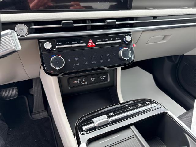 Hyundai / TUCSON FACELIFT / Weiß / / / 
