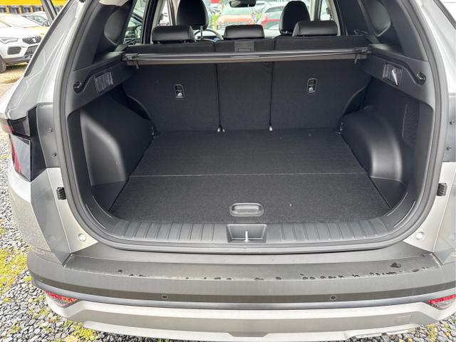 Hyundai / TUCSON FACELIFT / Weiß / / / 